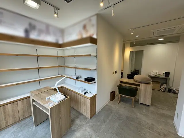 円山エリアの1階路面19坪のネイル＆物販店跡 : ※写真は原状回復前の写真となり、現状とは異なります。